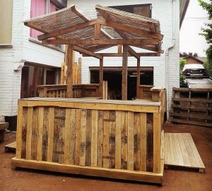 Recycled Wooden Pallets Patio Bar | Wood Pallet Furniture