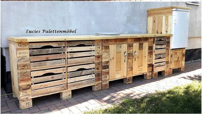 repurposed-wood-pallet-media-cabinet