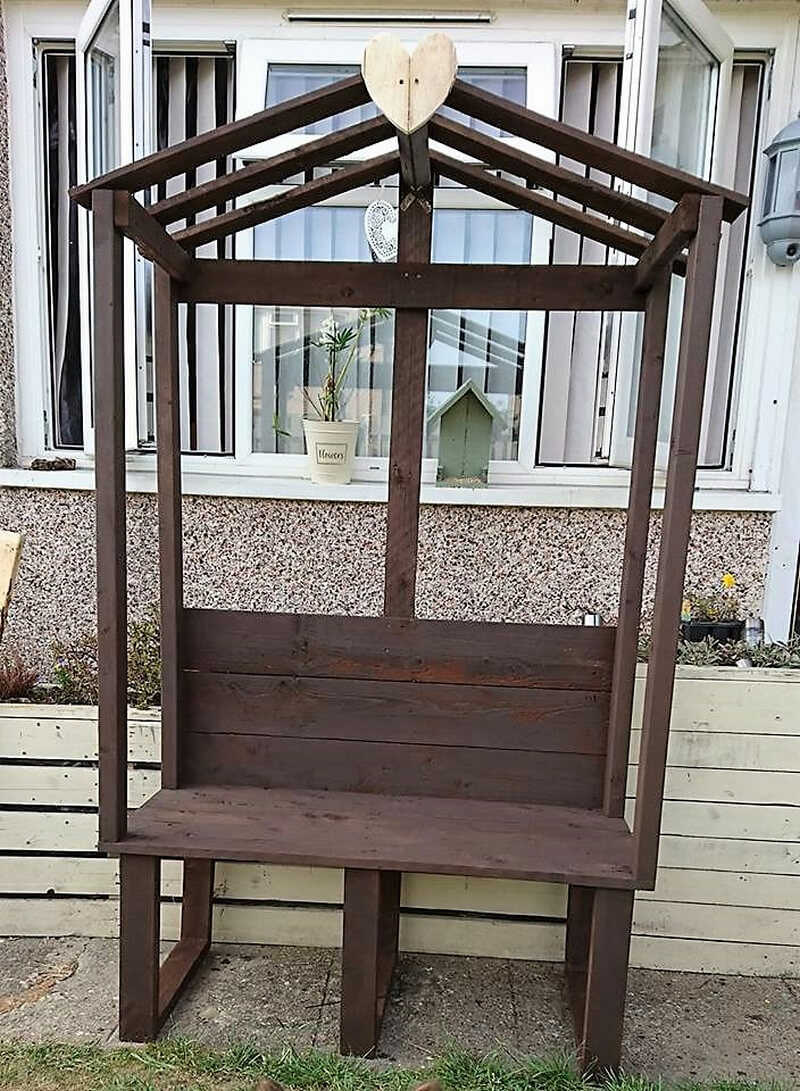 wooden pallet garden love bench