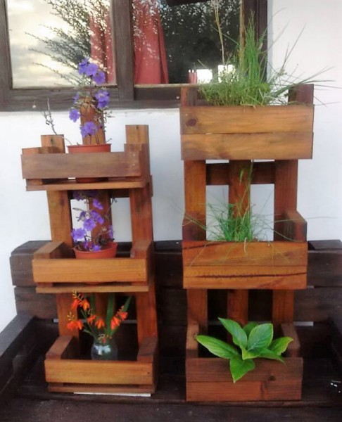 Reused Pallets Wooden Made Pots Stands | Wood Pallet Furniture