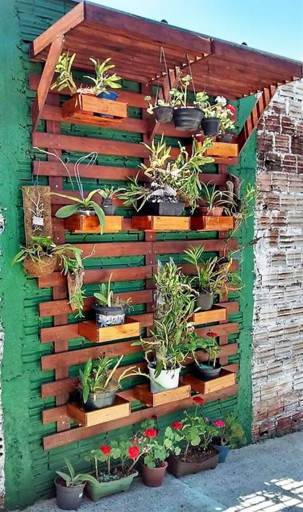 Wood Pallet Vertical Wall Planter | Wood Pallet Furniture