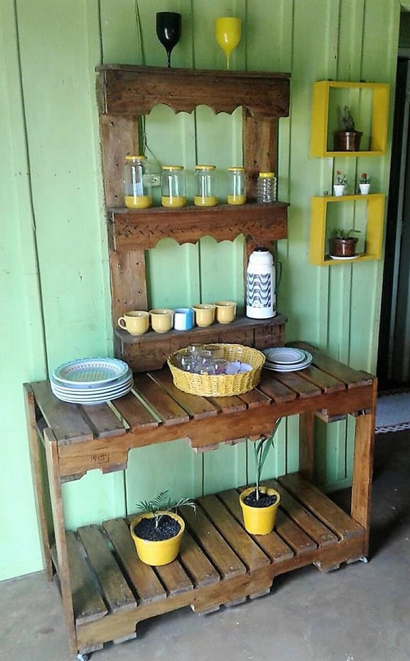 Recycle Shipping Pallet Into Something Amazing Wood Pallet Furniture   Pallet Kitchen Racking 