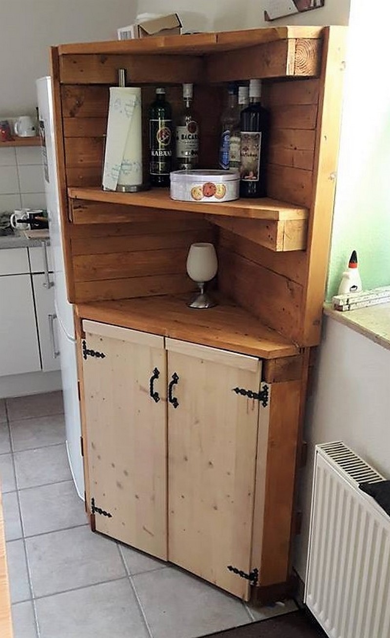 pallet kitchen corner shelf