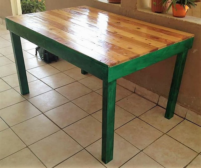 pallet side table