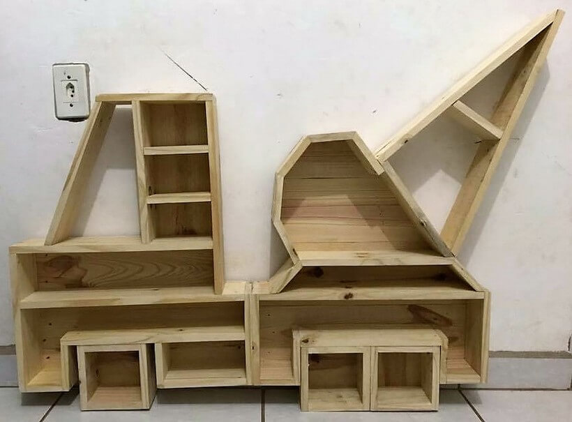 pallet shelving idea for kids