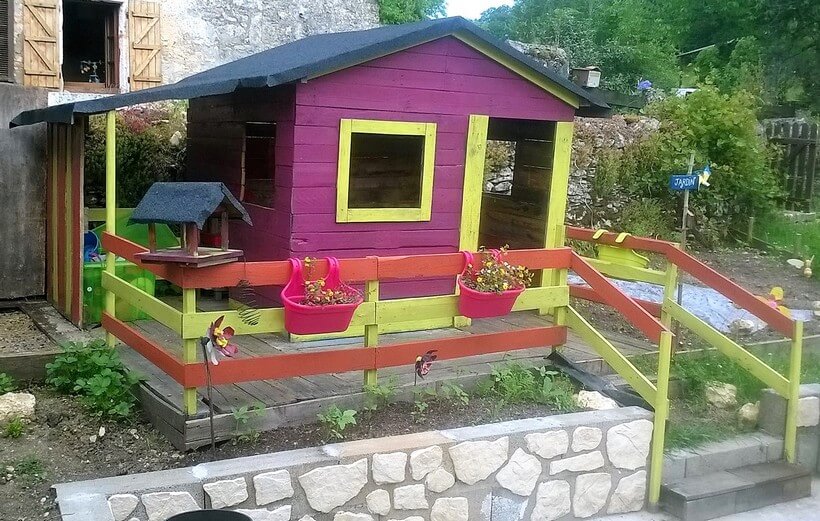 pallets wooden kids garden playhouse