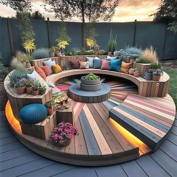 Rustic Elegance Making the Most of Pallet Wood in Your Outdoor Decor (23)